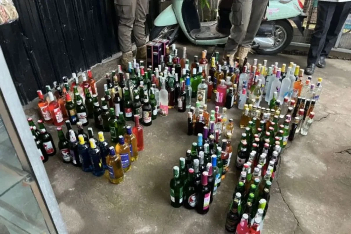 Gerebek Warung di Pandaan Pasuruan, Satpol PP Sita 196 Botol Miras Ilegal