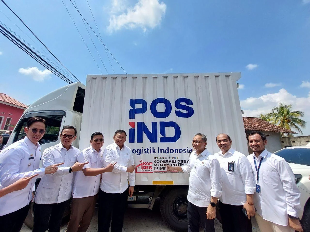 Dorong Efisiensi Logistik di Pedesaan, Pos Indonesia Dukung Koperasi Merah Putih