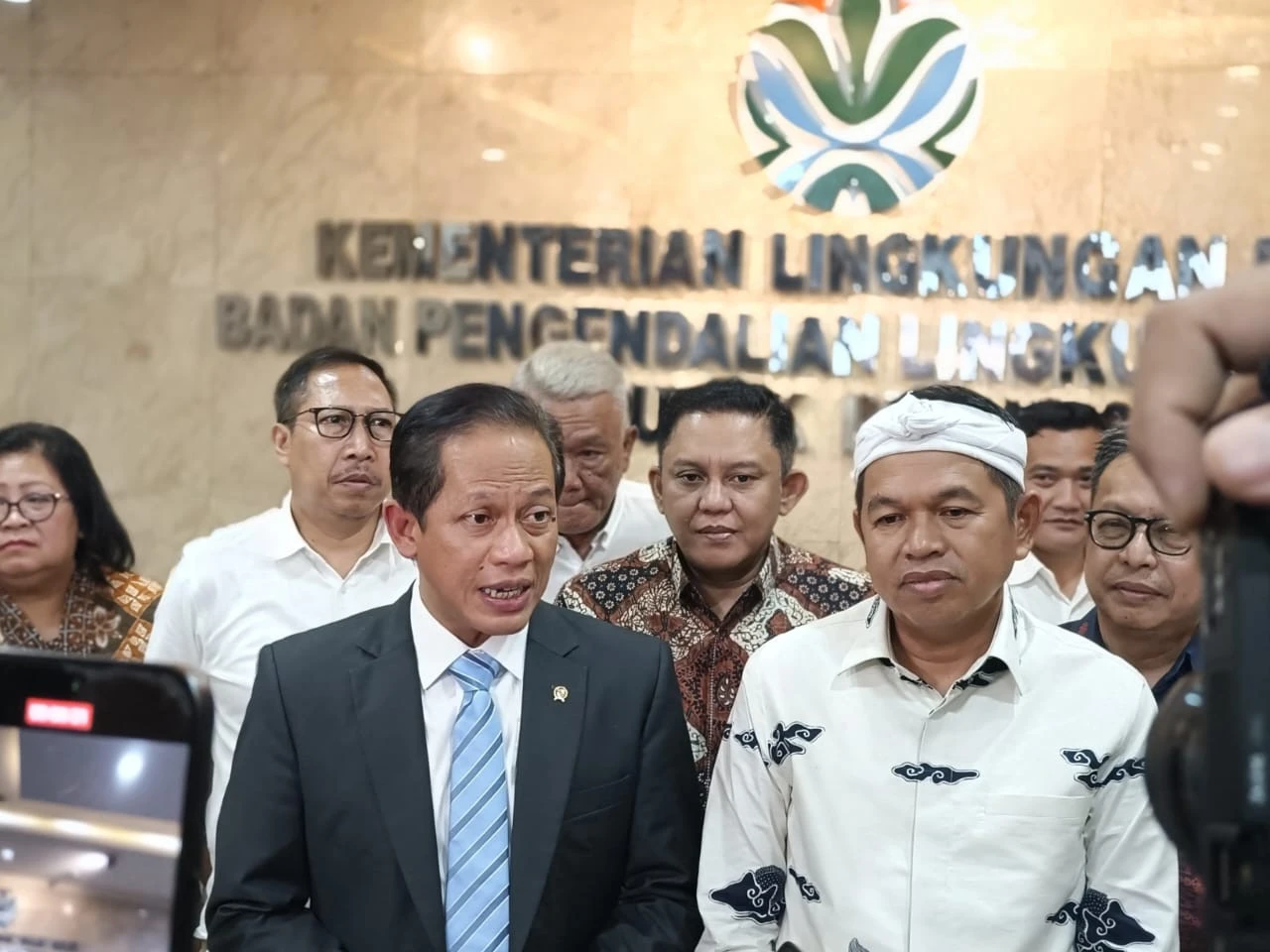 Menteri LH dan Dedi Mulyadi Berkomitmen Selesaikan Pemulihan DAS Ciliwung