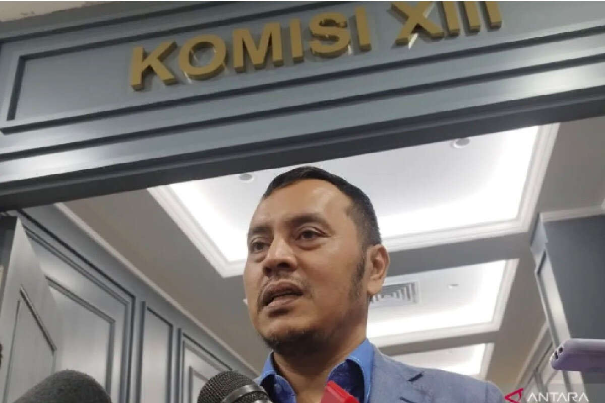 Viral #KaburAjaDulu, Ketua Komisi XIII Anggap Hak Asasi