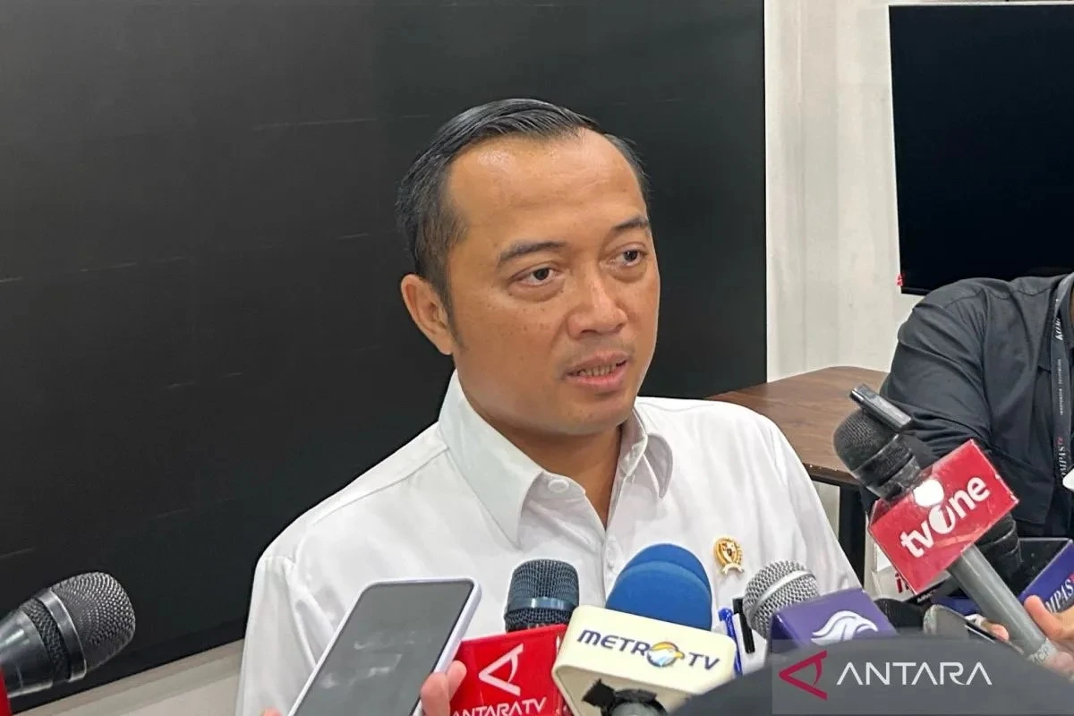 Mensesneg Prasetyo Hadi Pastikan Purbaya Yudhi Sadewa Tidak Mundur