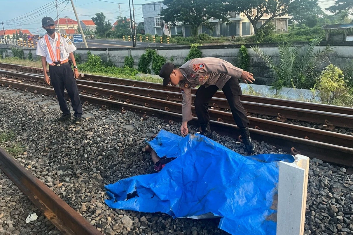 Warga Duduksampeyan Gresik Tewas Tertabrak Kereta Pandalungan