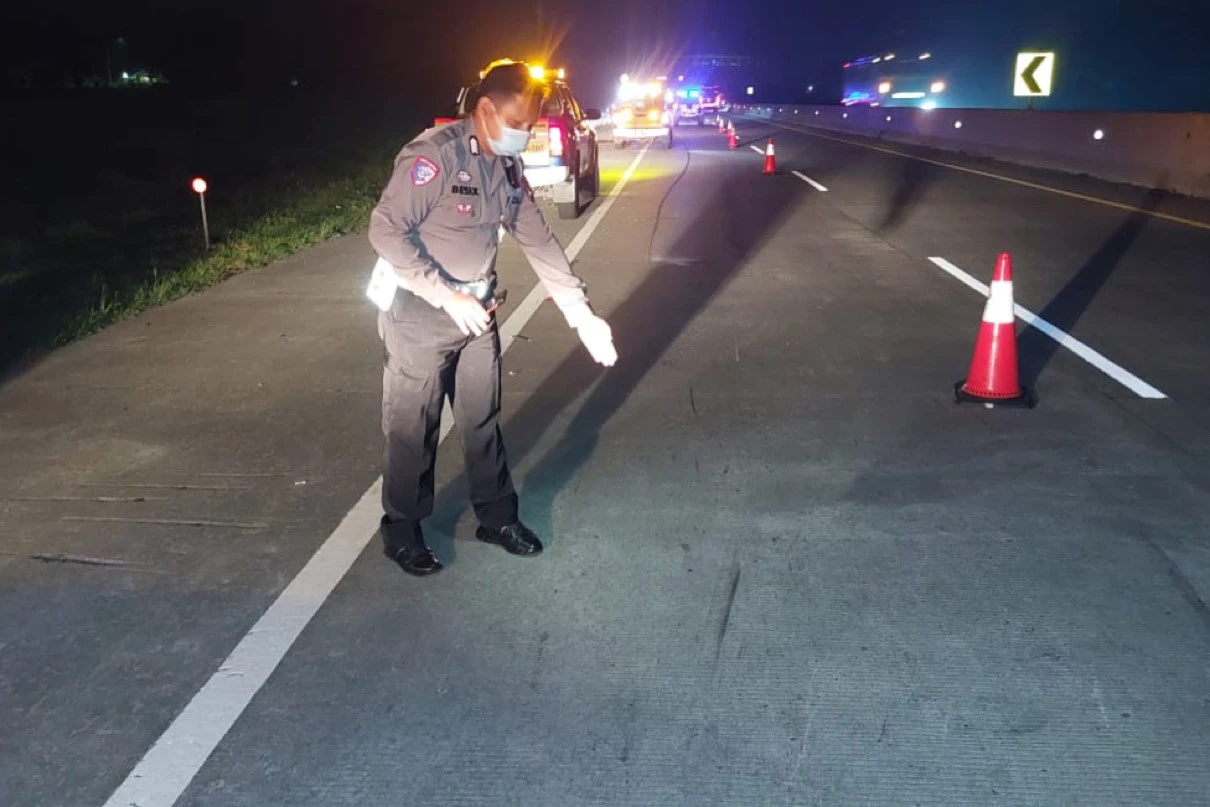 3 Orang Tewas dalam Kecelakaan Mobil Vs Truk di Tol Ngawi-Solo, Begini Kronologinya