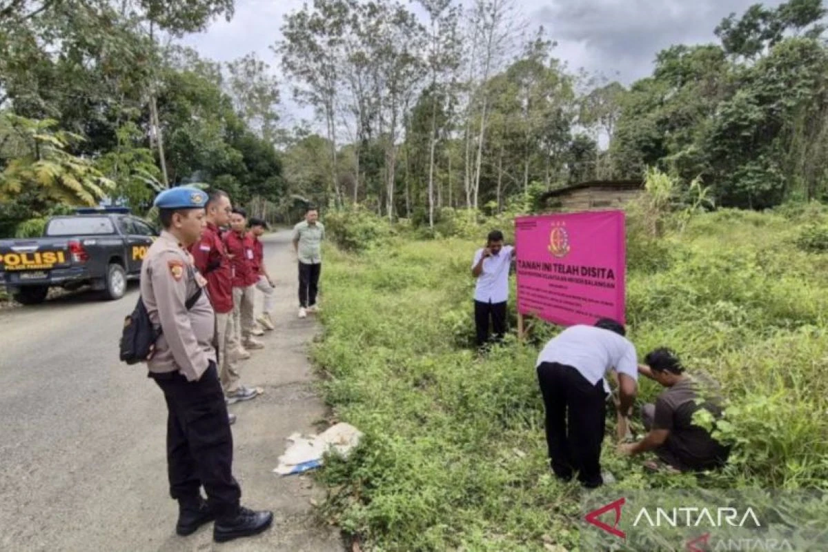 Kejari Balangan Segel Aset Milik Majelis Taklim Al Hamid