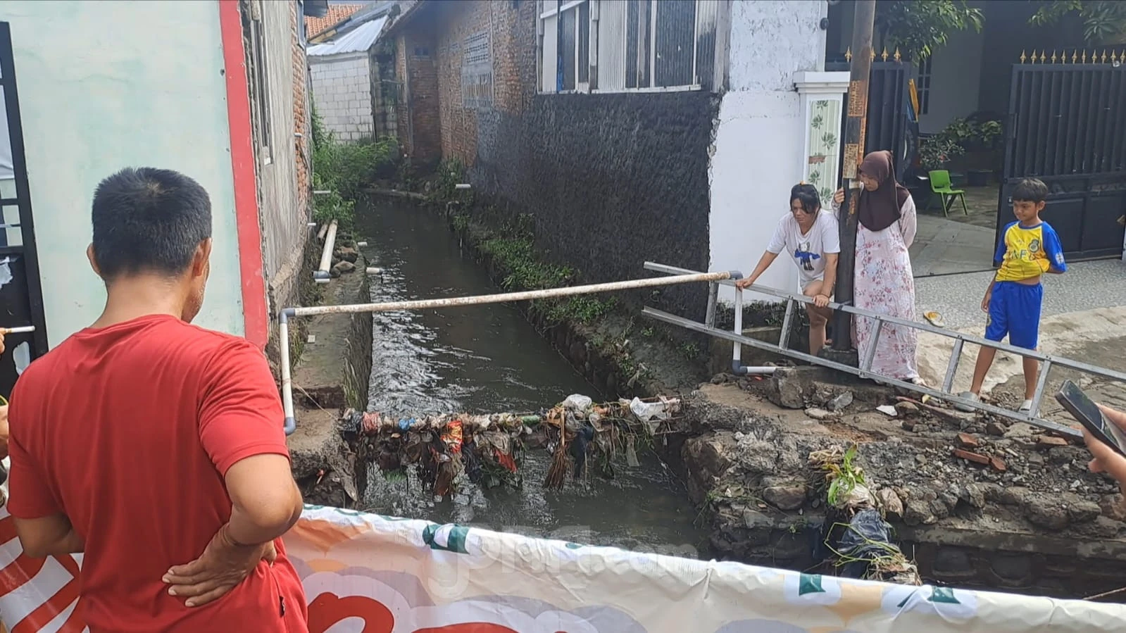 2 Anak Hanyut di Tengah Banjir Semarang, 1 Meninggal Dunia