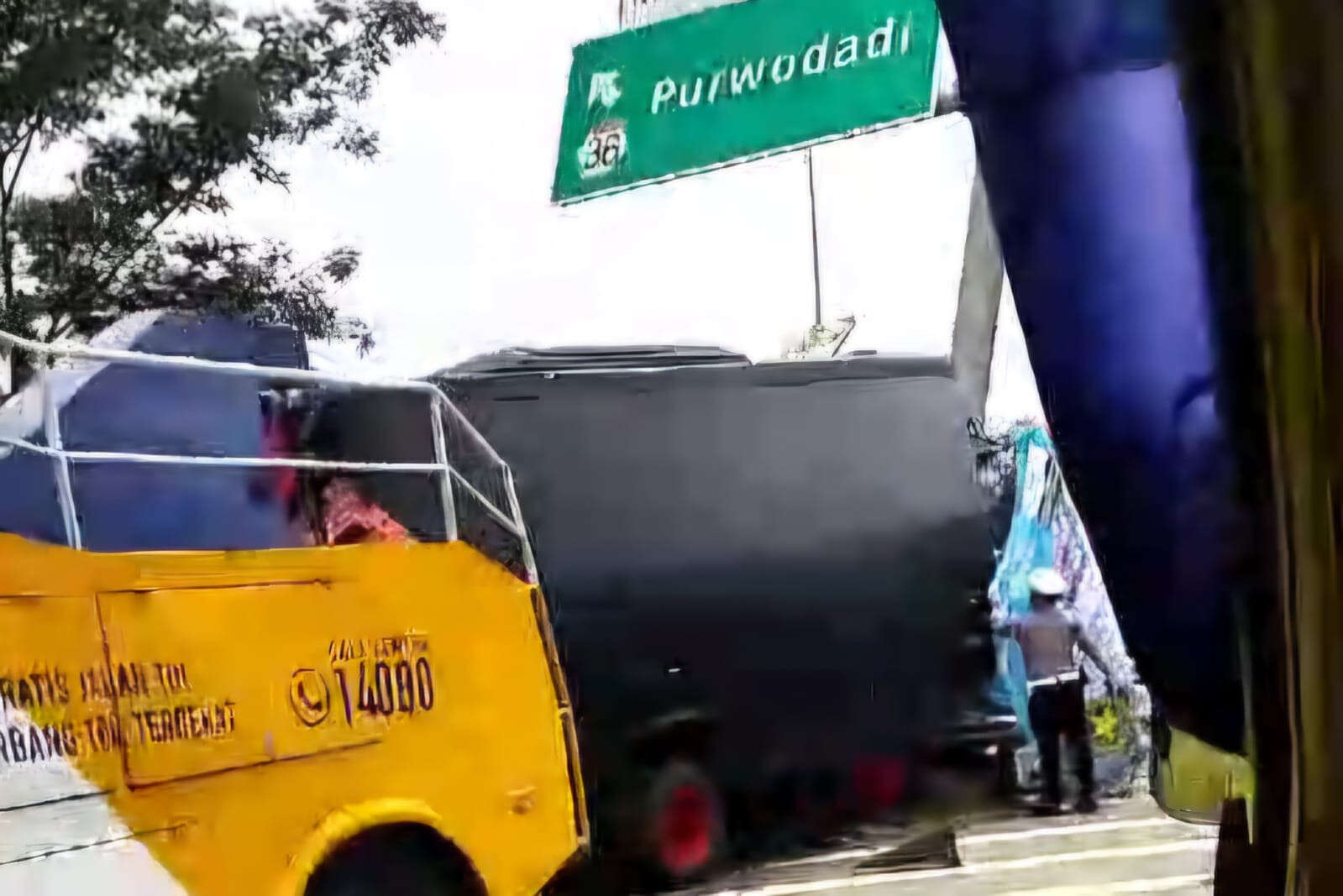 Bus Brimob Angkut Rombongan Siswa SMA Kecelakaan di Tol Pandaan-Malang, Sopir Tewas