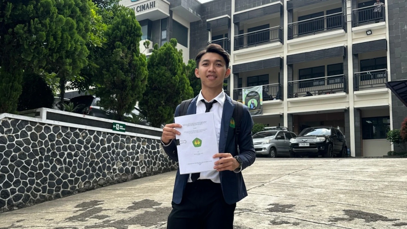 Gelandang Persib Bandung Ini Menyandang Gelar Sarjana Pendidikan