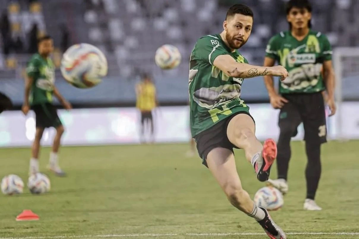 Persebaya Vs Persikabo 1973: Reuni Sengit Bajol Ijo dengan Aji Santoso