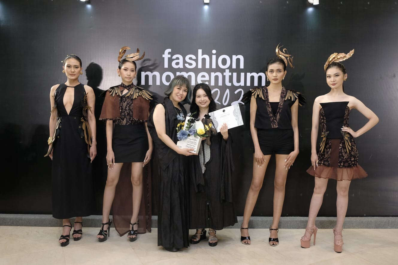 16 Desianer Muda Unjuk Karya Pada Fashion Momentum 2024 Graduation Show