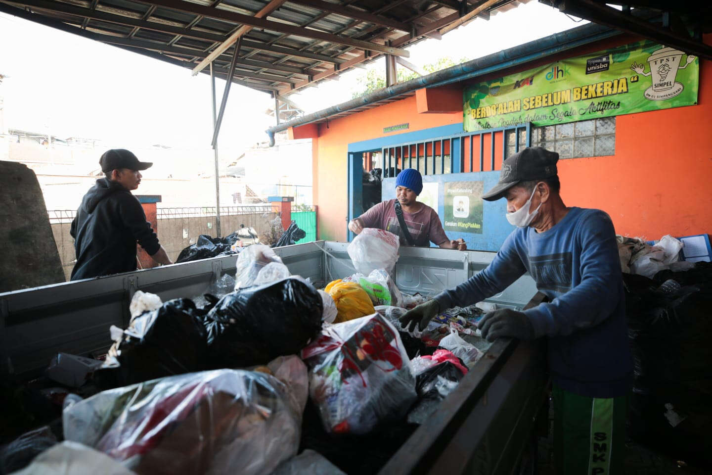 Berbagai Upaya Pemkot Bandung Kurangi Ritase Sampah ke TPA Sarimukti