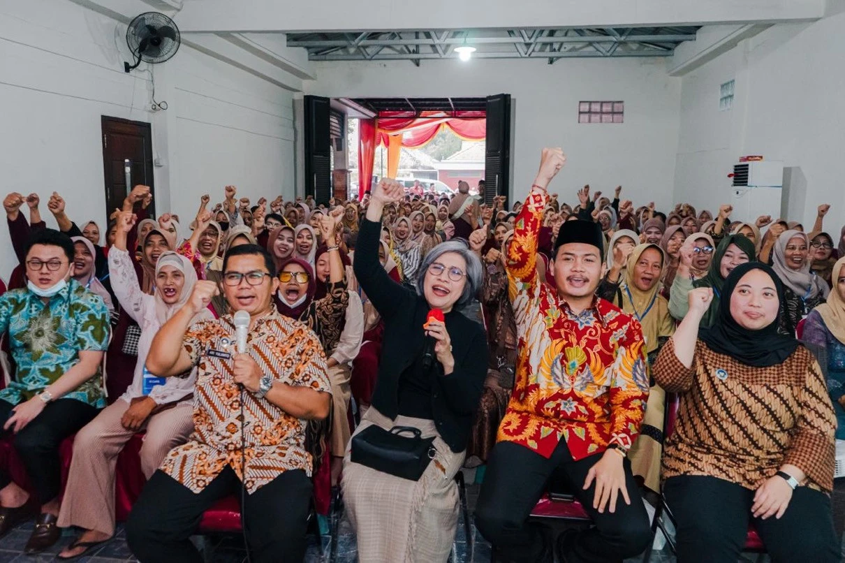 DPR & BGN Ajak Warga Sidoarjo Awasi Program MBG, Waspadai Penipuan