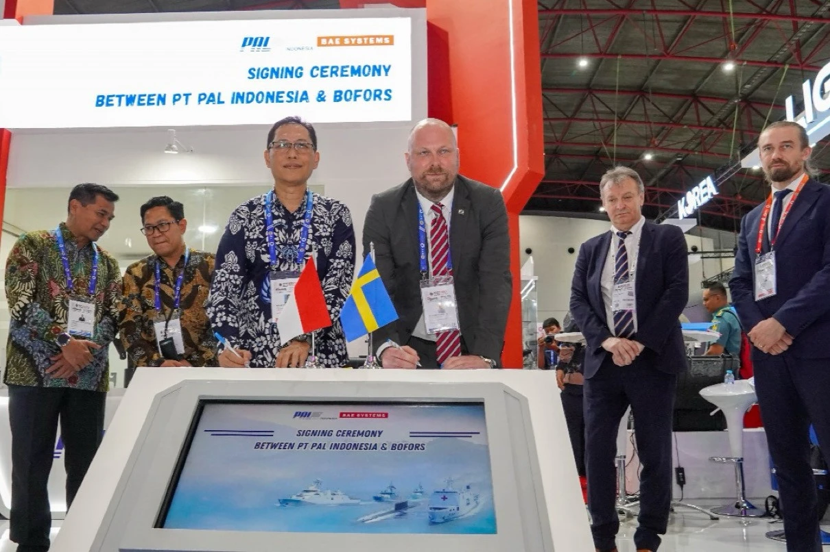 Perkuat Bisnis Kapal Selam, PT PAL Teken 7 Kerja Sama Strategis di Indo Defence 2025