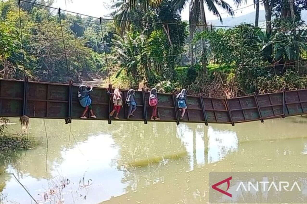 Pembangunan Jembatan Gantung di Sungai Cikaso Jadi Prioritas Pemkab Sukabumi