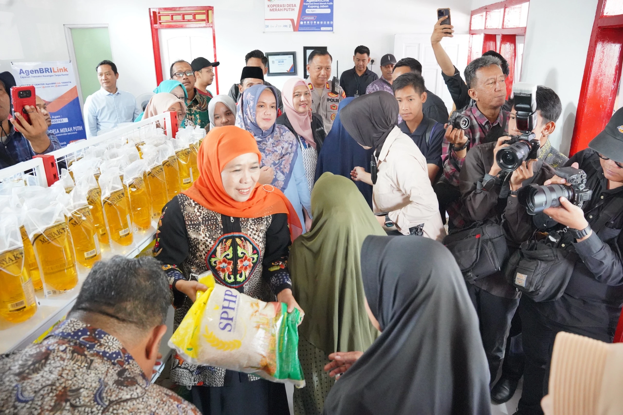 Bulog Pasok Bahan Pokok di Bawah HET untuk Koperasi Desa Merah Putih