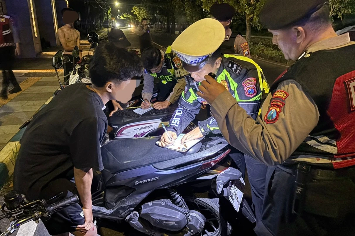 Polisi Sita 8 Motor yang Digunakan Balap Liar di Pasuruan