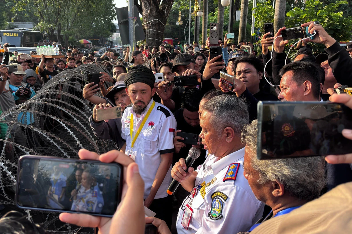 Pemprov Jatim Beri Teguran Keras & Hentikan Promo Aplikasi Transportasi Online