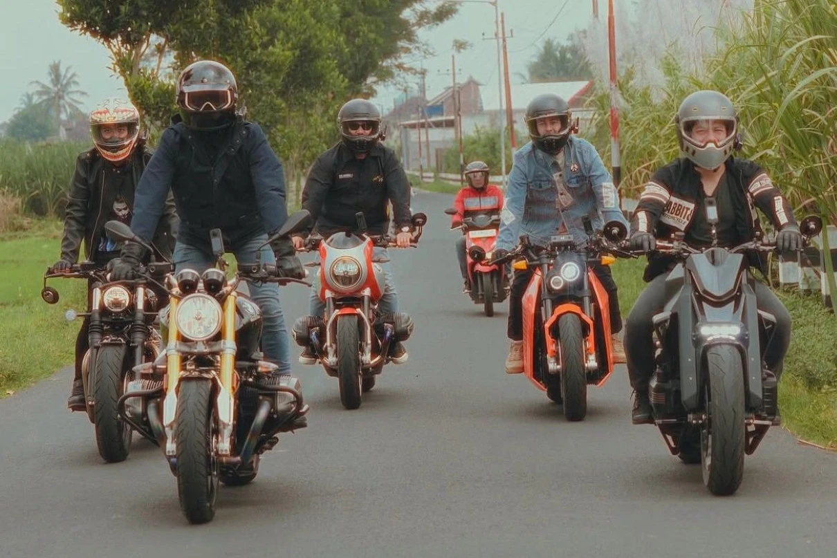 The Dudas Minus One Jelajahi Malang, Bawa Misi Produk Lokal Bareng Juragan 99