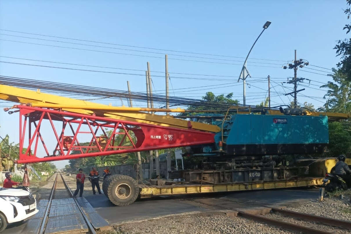 Truk Mogok di Margomulyo Sebabkan Perjalanan Kereta Terlambat, KAI Tuntut Ganti Rugi