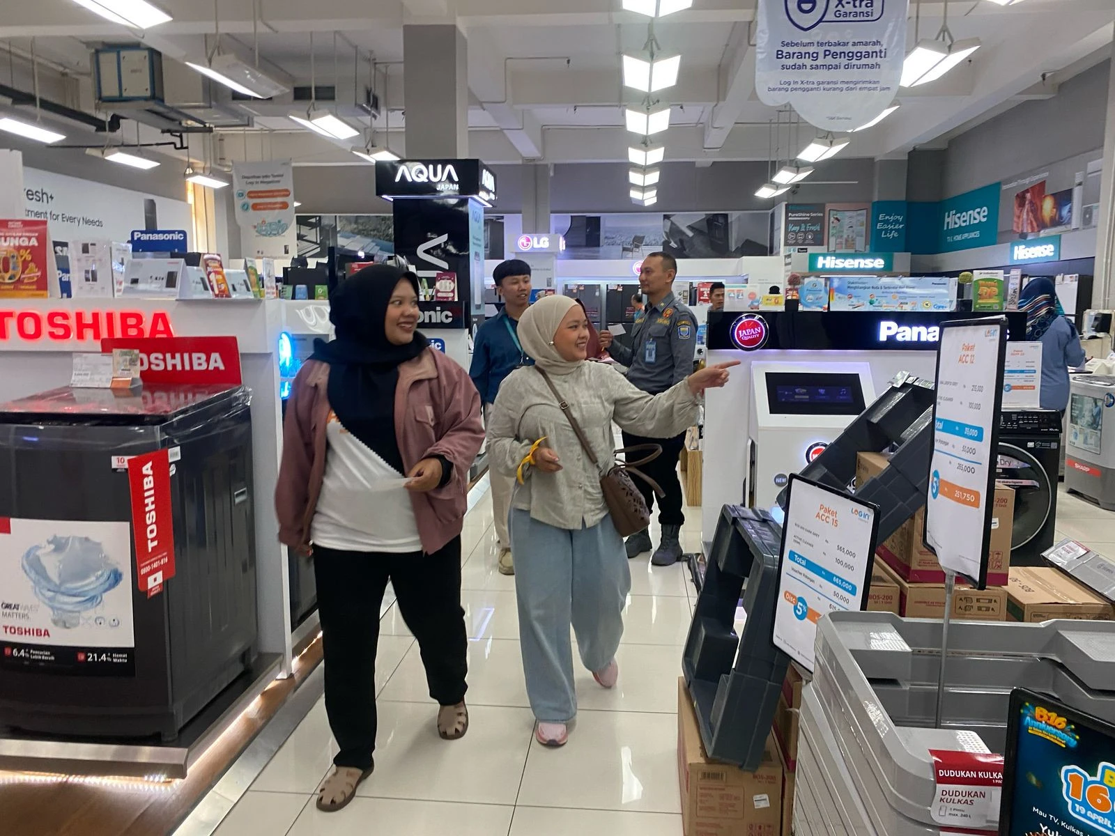 HUT ke-16 Log In Megastore, Hadirkan Berbagai Promo Hingga Bagikan 160 Elektronik Gratis