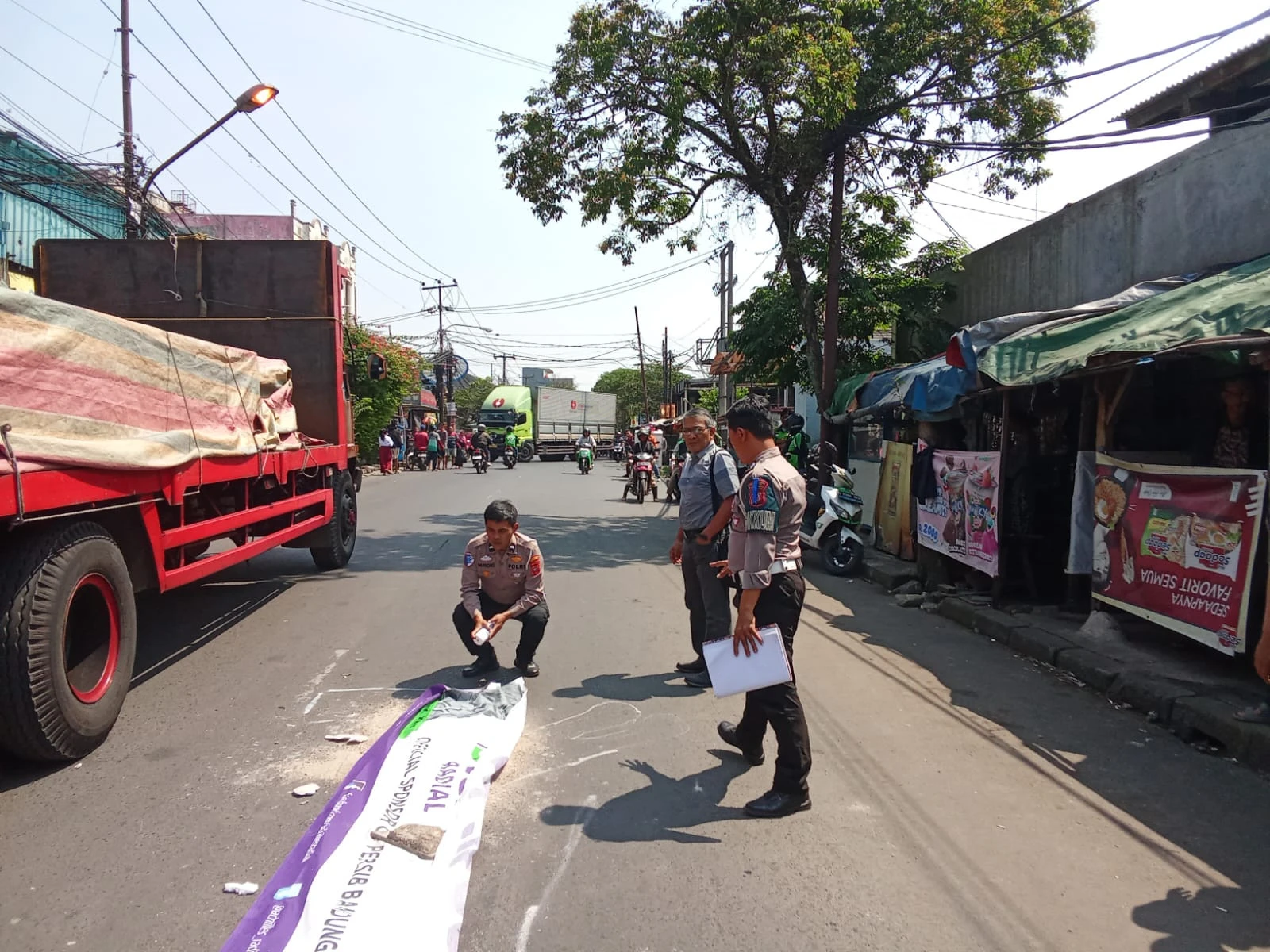 Innalillahi, Gagal Salip Truk Tronton, Pengendara Motor Tewas Terlindas
