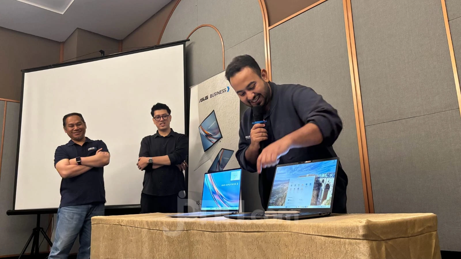 ASUS ExpertBook Ultra Bidik Pasar Korporasi Indonesia
