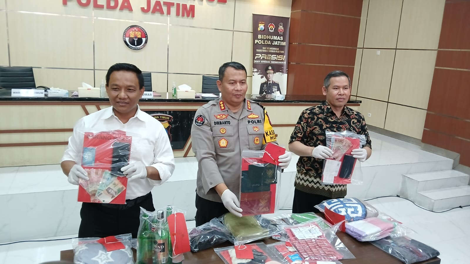 Polda Jatim Grebek Pesta Seks Tukar Pasangan di Batu, 12 Orang Ditangkap