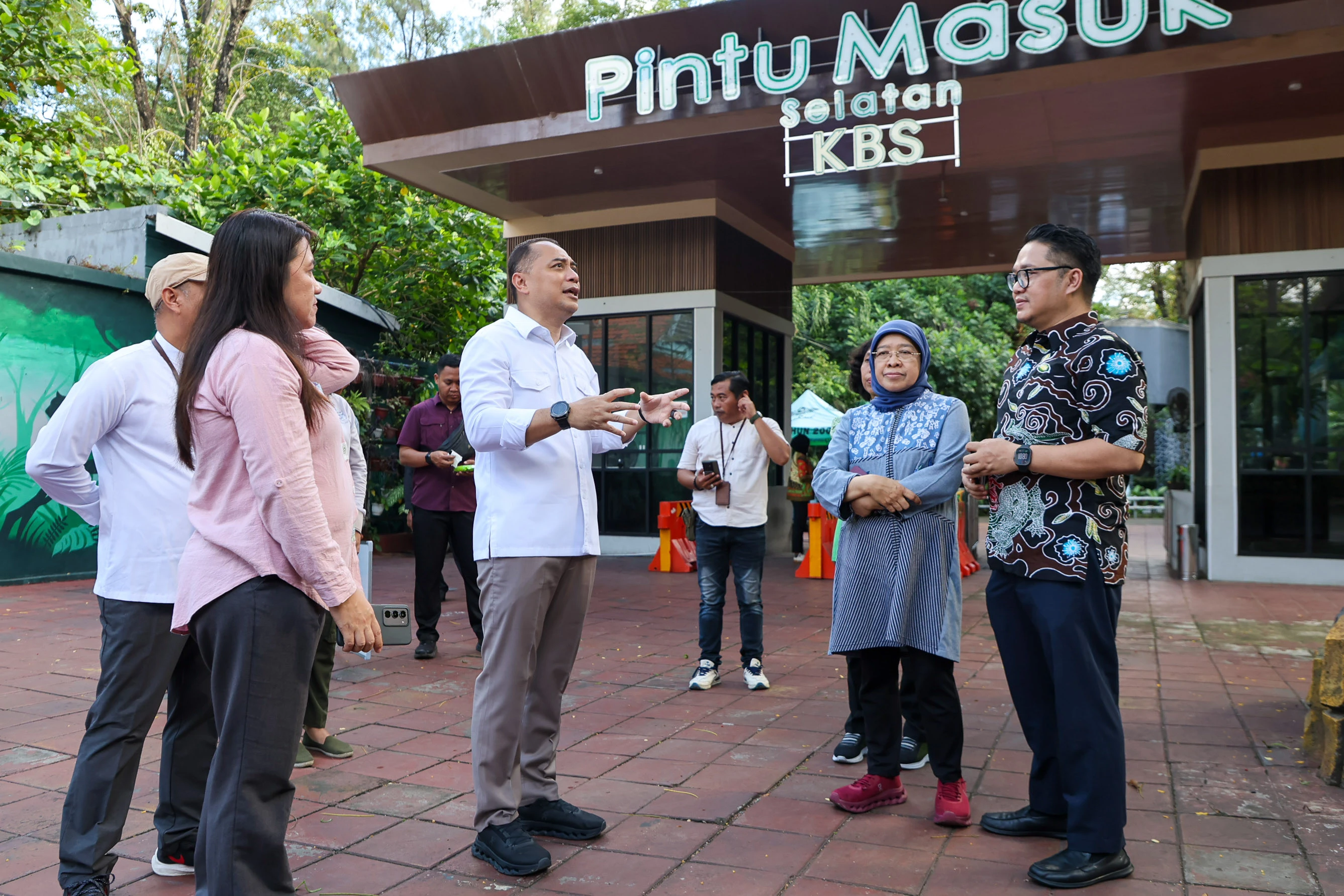 Pemkot Benahi Kawasan Luar KBS, Drainase hingga Plaza Diperbaiki