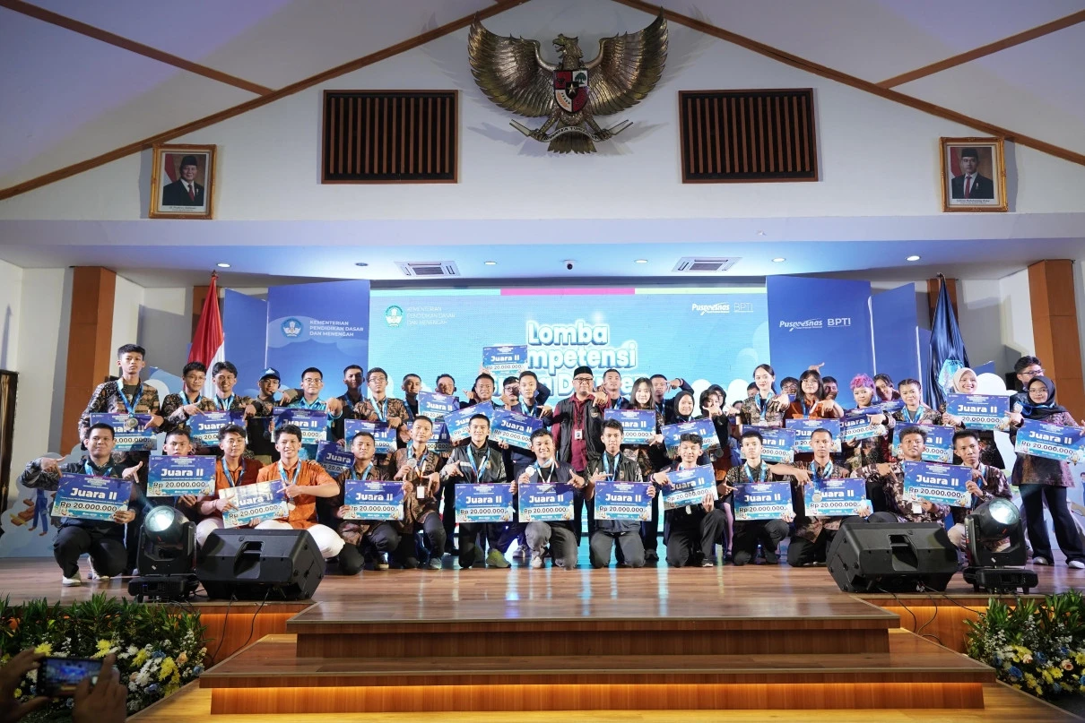 SMK Jatim Borong 20 Medali Emas, Cetak Hattrick Juara Umum LKS Dikmen Nasional 2025