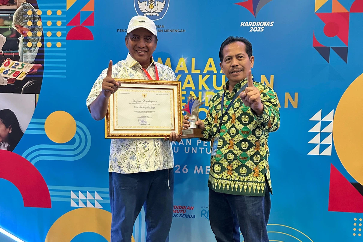 Unesa Raih Penghargaan Nasional atas Komitmen Tingkatkan Kualitas Guru Masa Depan