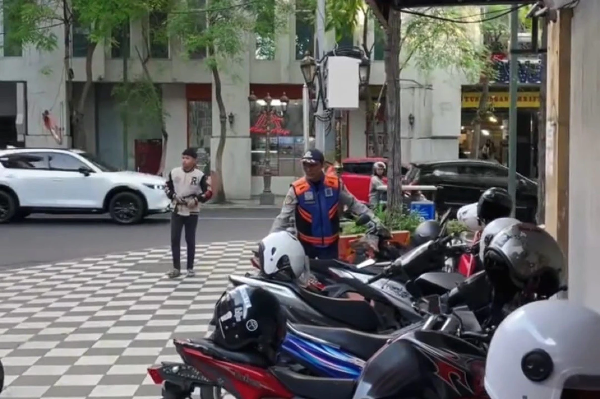 Ini Titik Lokasi Parkir yang Bisa Dituju Jika Berkunjung ke Tunjungan Romansa