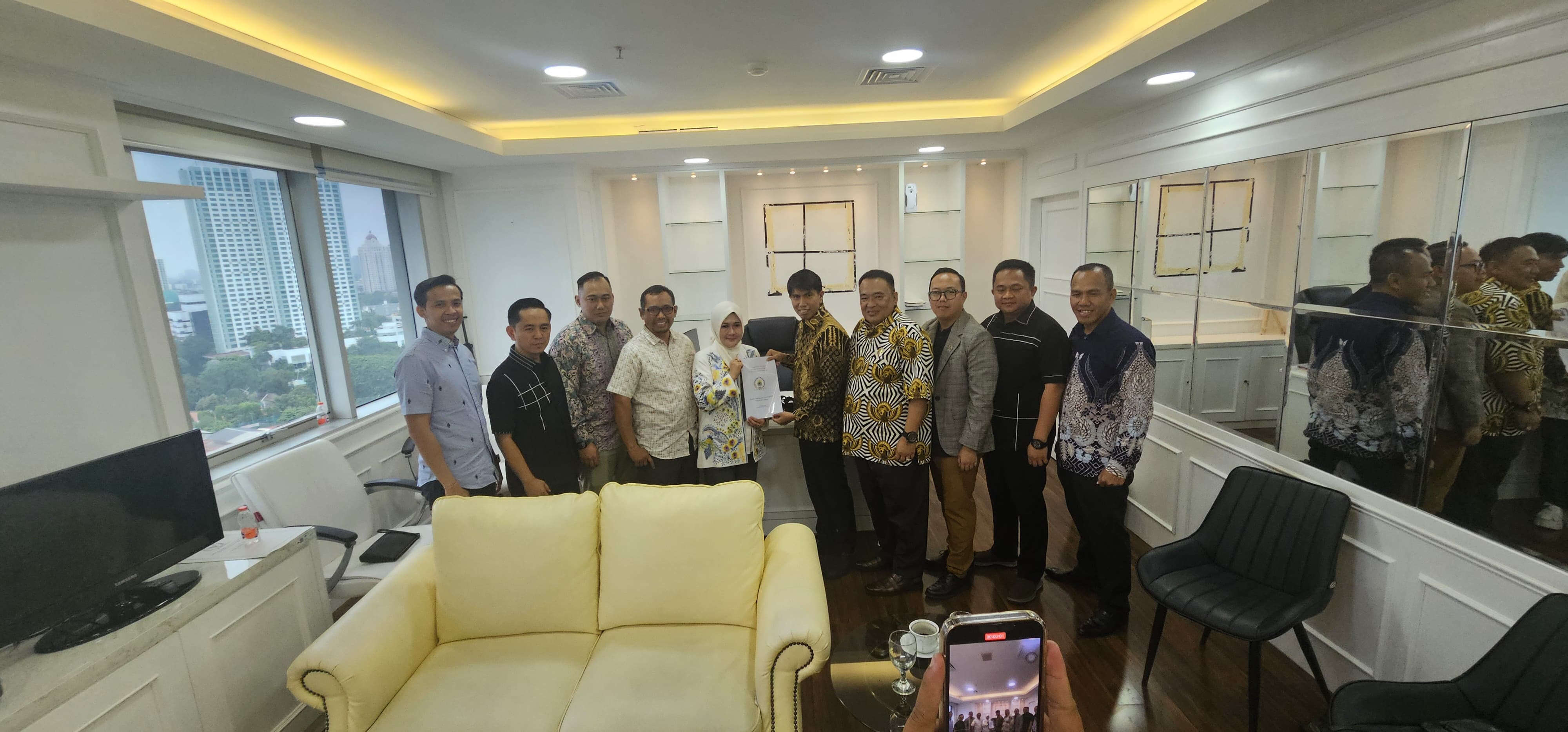 Ketua DPRD Cianjur Sampaikan Aspirasi Honorer ke Pusat