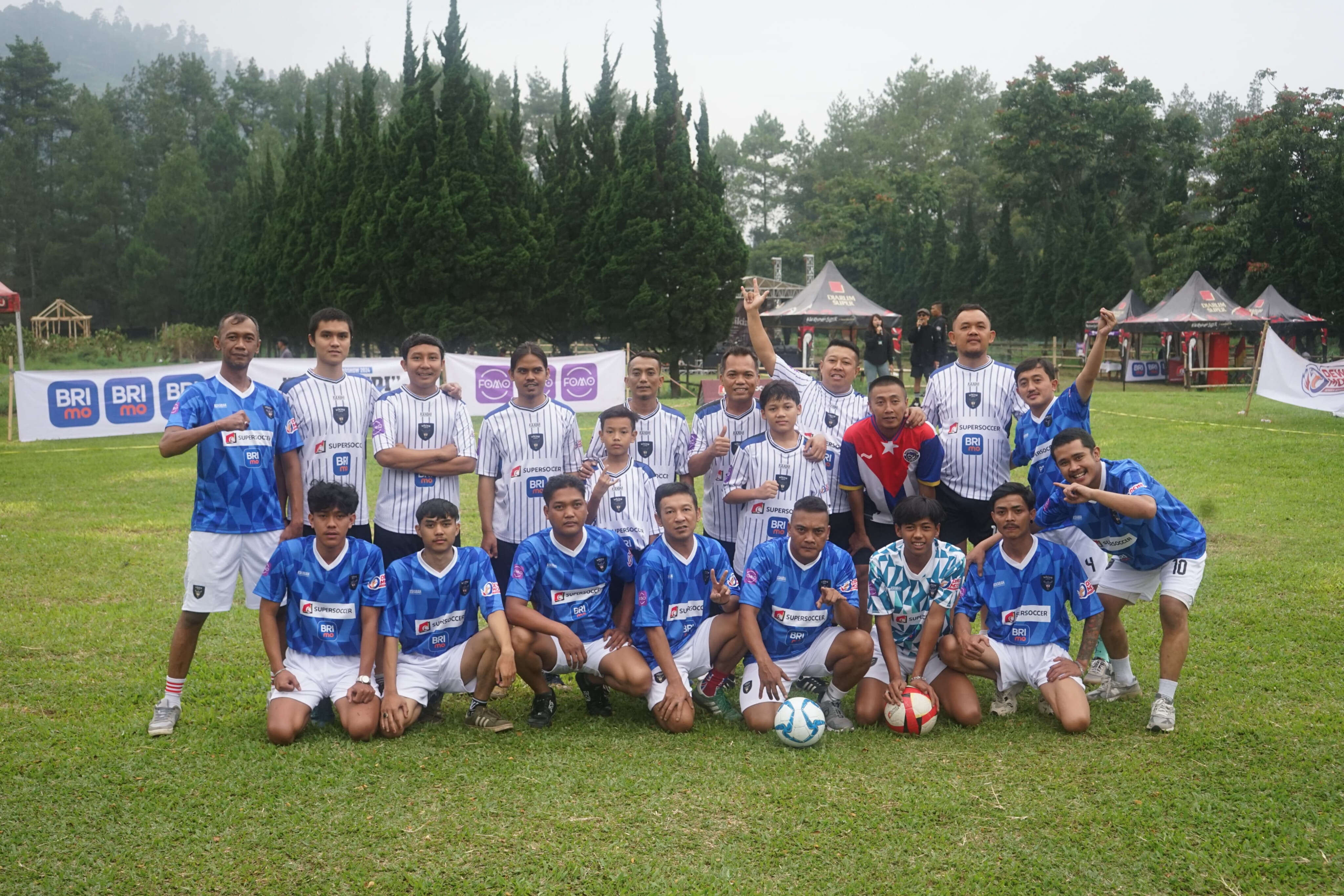 Ribuan Suporter Persib Ramaikan Roadshow Viking di Lembang