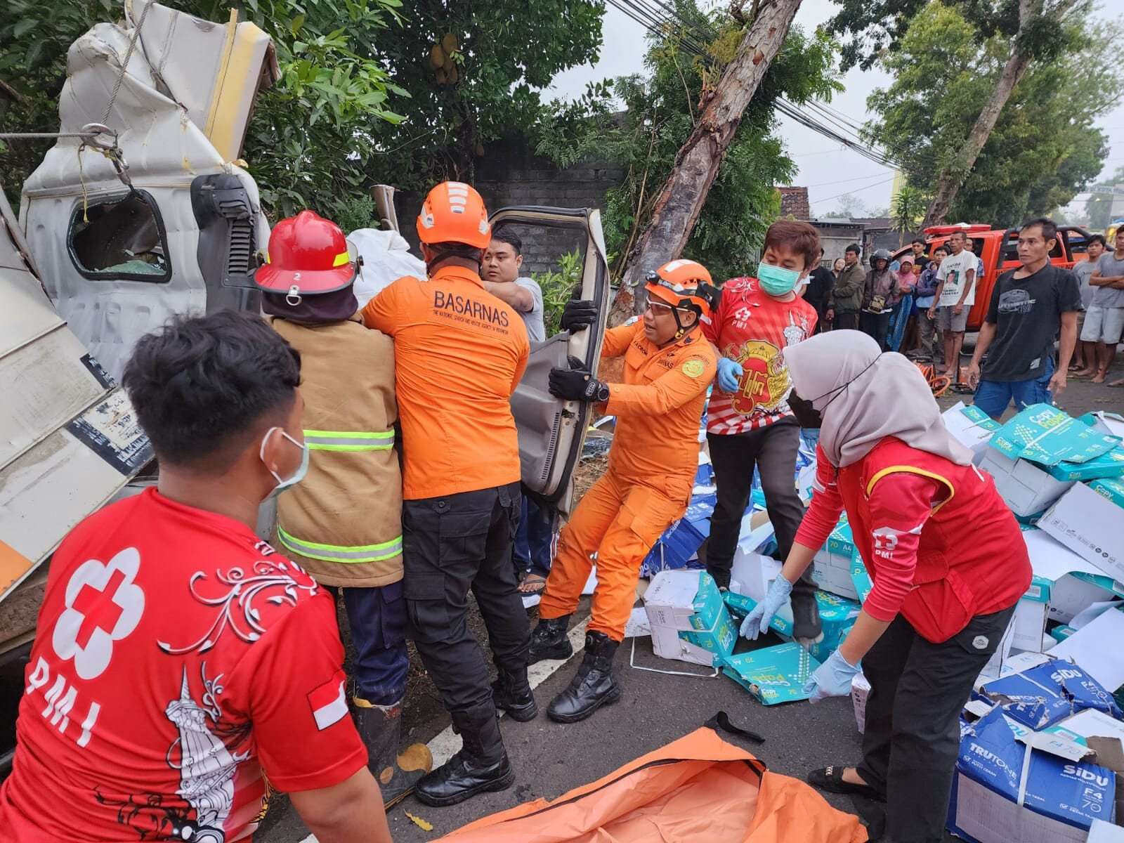 Mobil Pikap Menabrak Pohon di Gunungkidul, Satu Tewas