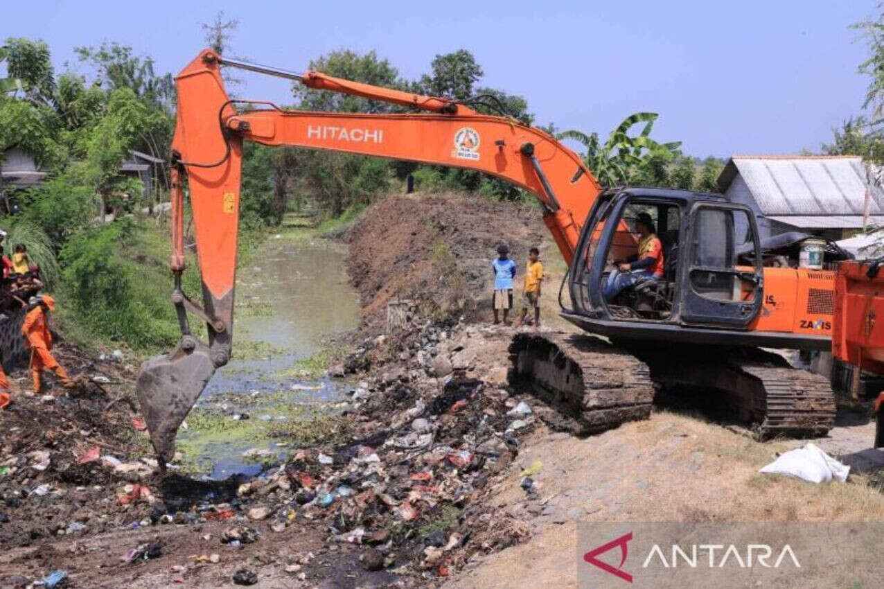 33 Saluran Irigasi Dinormalisasi Demi Cegah Sawah Kekeringan di Kabupaten Bekasi