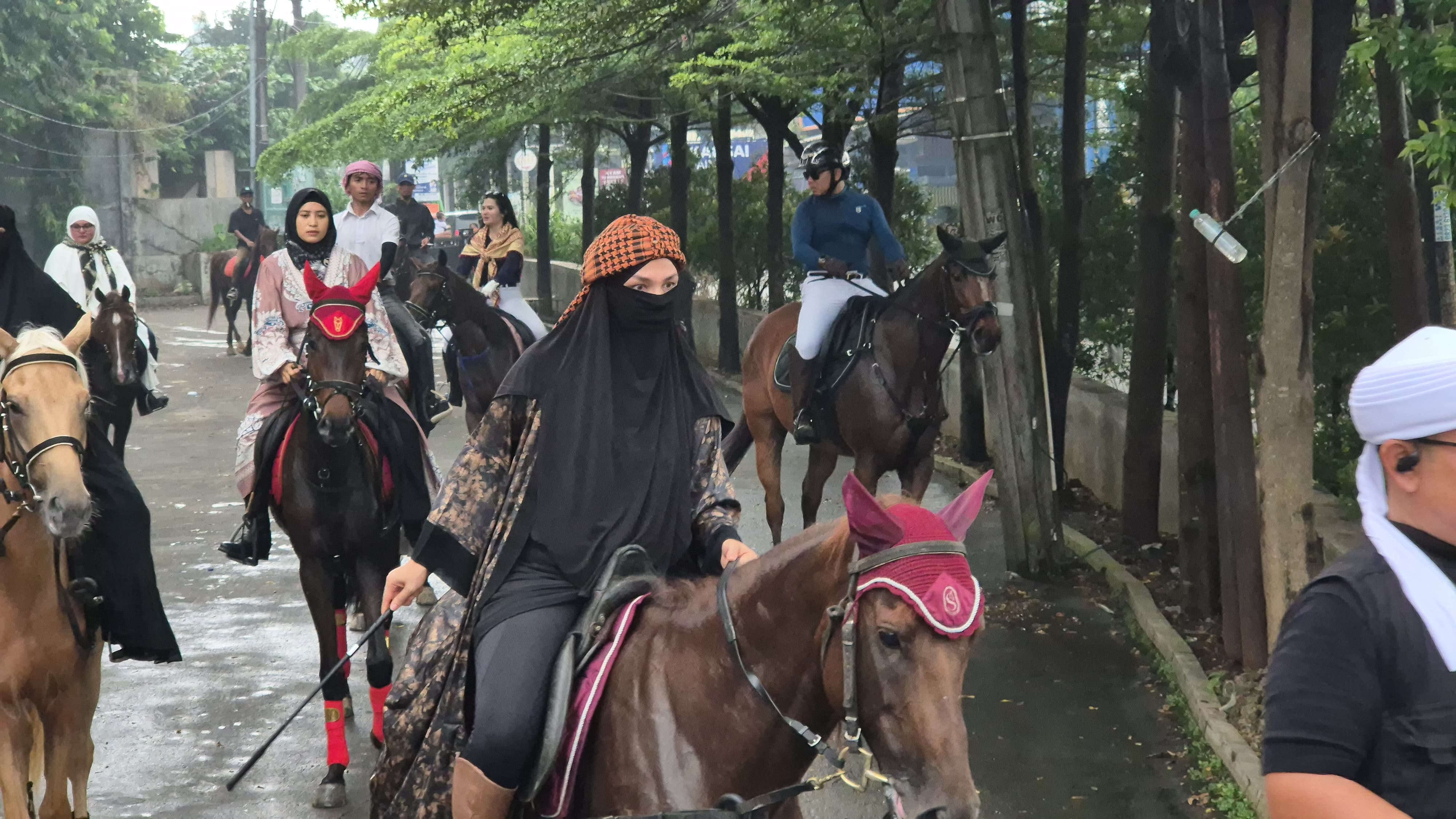 Puluhan Kuda Meriahkan Pawai Tarhib Ramadan di Depok