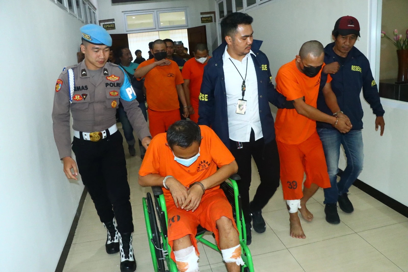 Sindikat Ganjal ATM Lintas Pulau Dibekuk di Gresik, 3 Pelaku Ditembak