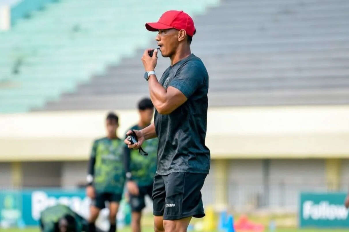 Lawan Persipura, Pelatih Persela Minta Pemain Berjuang Ekstra Demi 3 Poin