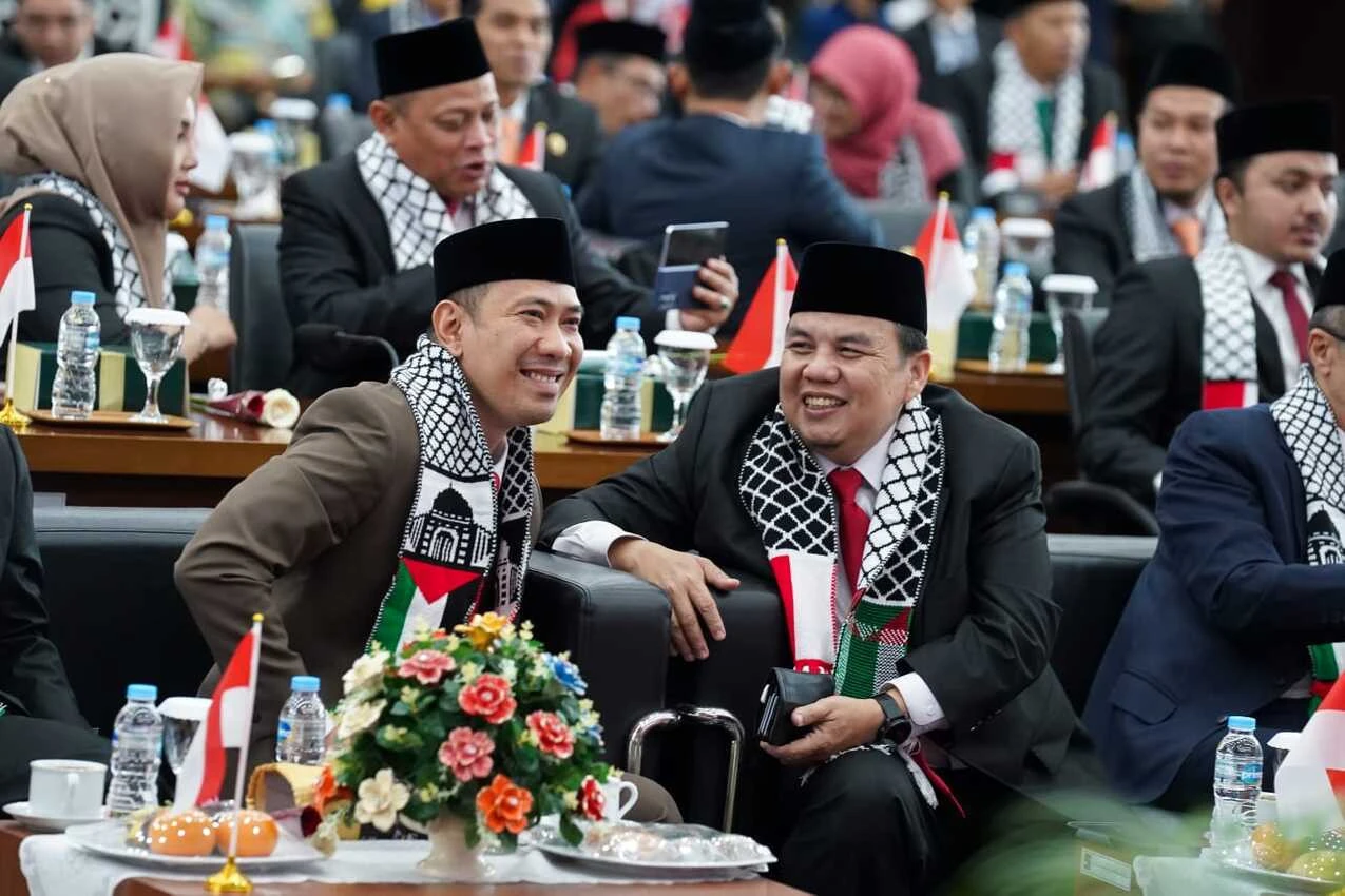 DPRD Kota Bogor Kompak Kenakan Syal Palestina di Rapat Paripurna HUT Ke-80 RI