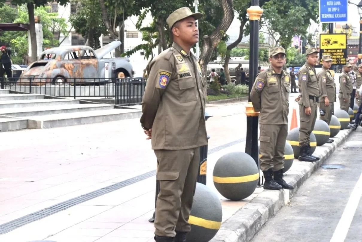 Satpol PP Siaga 24 Jam di Kota Lama Surabaya Antisipasi Vandalisme & Pencurian