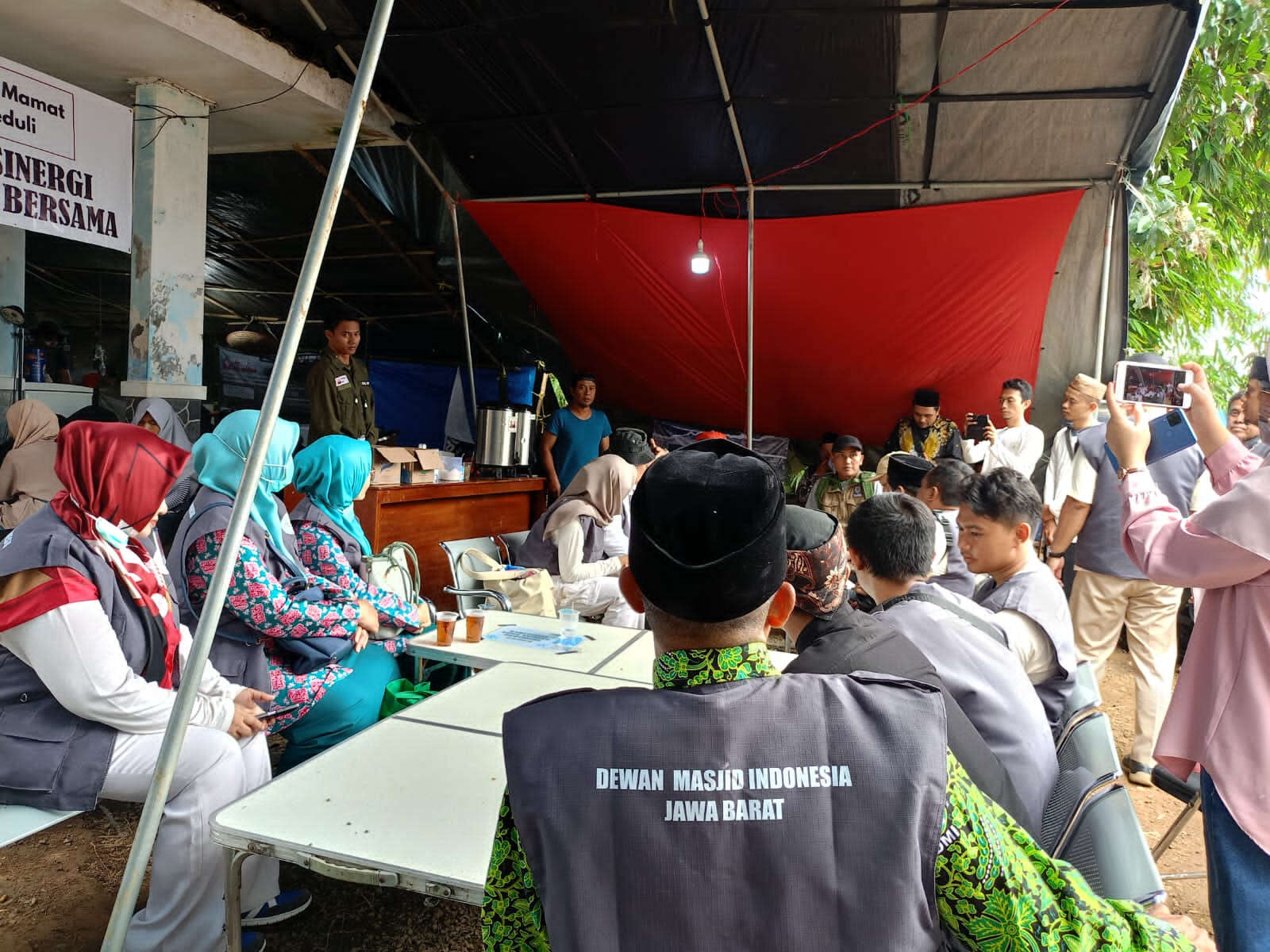 DMI Jabar Berikan Bantuan untuk Warga Terdampak Bencana Sukabumi