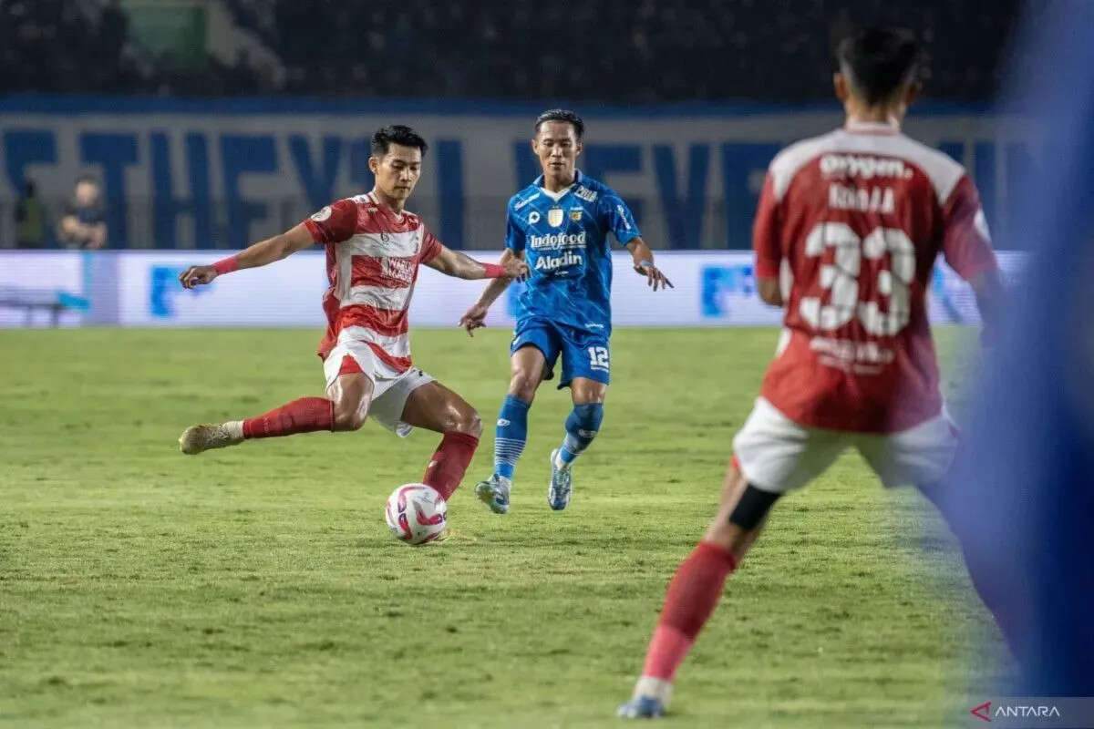 Ditinggal Malik Risaldi dan Fransisco Rivera, Madura United Pilih Legawa