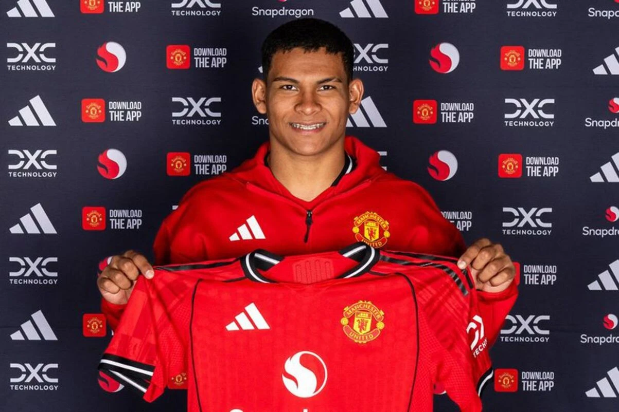 Manchester United Gaet Pemain Muda 18 Tahun asal Paraguay, Siapa Sebenarnya Dia?