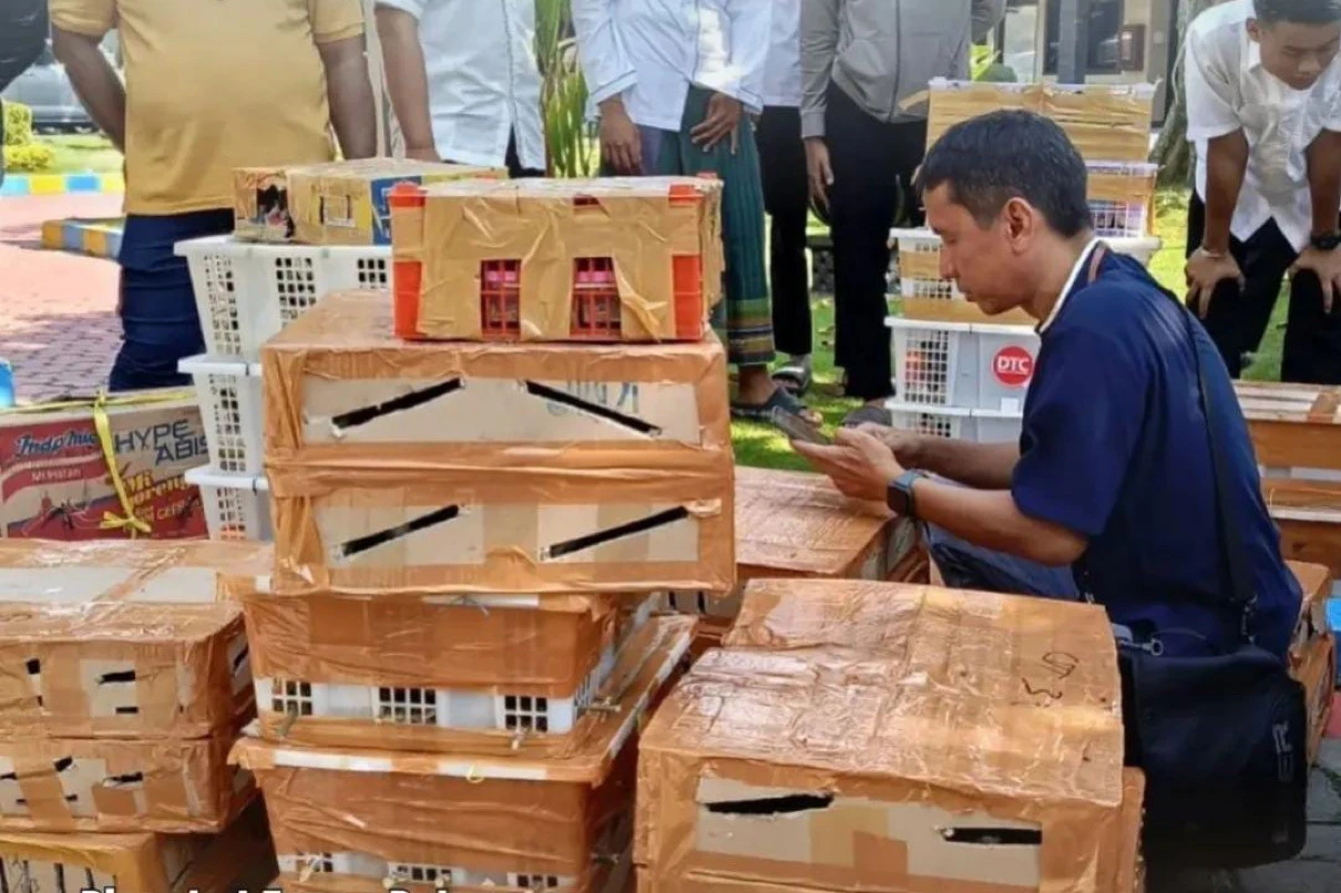 Ditpolairud Polda Jatim Gagalkan Penyelundupan 466 Ekor Burung Liar dari Kalimantan