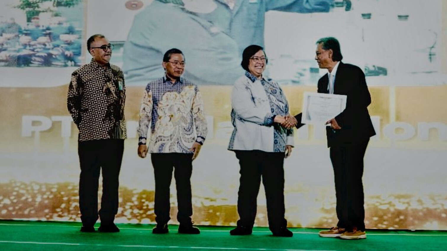 Pekan Standar Lingkungan Hidup dan Kehutanan 2024: PT Syslab Raih Penghargaan Adi Niti dari KLHK