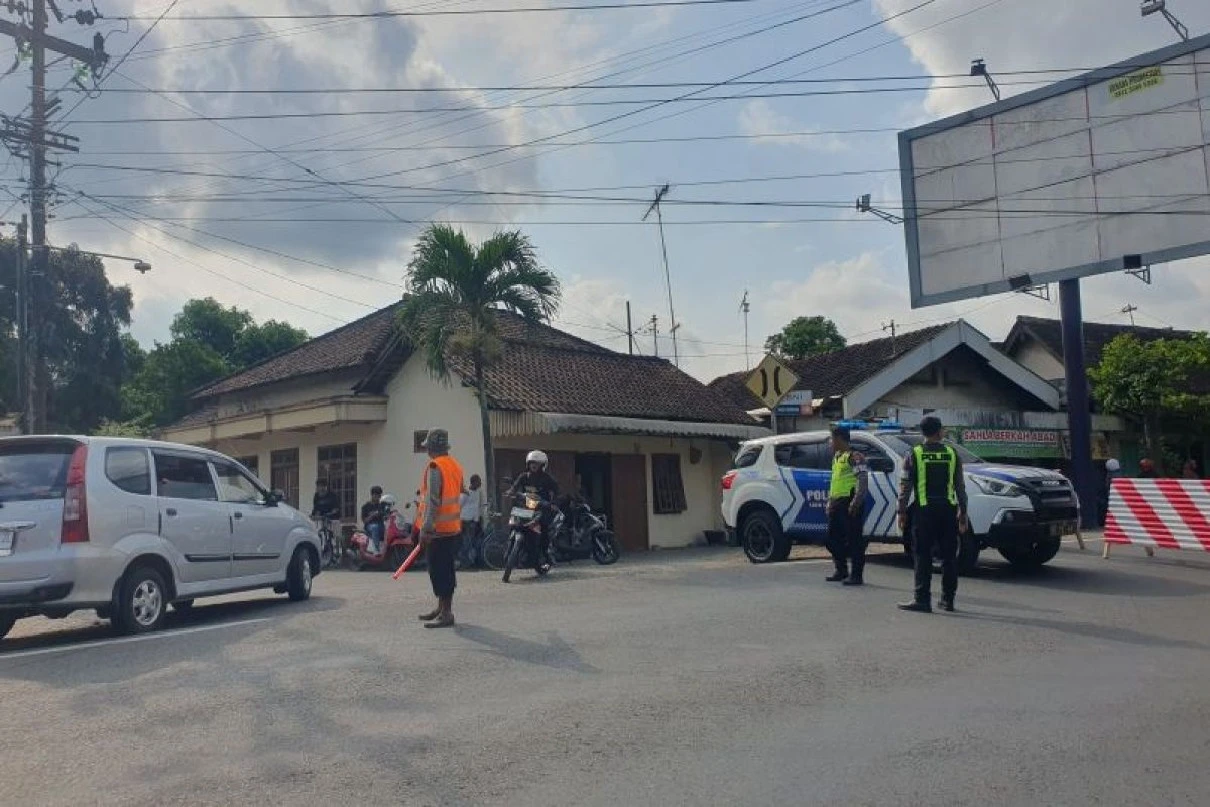 Bus Tulungagung-Trenggalek Tempuh Perjalanan Lebih Jauh Imbas Penutupan Jembatan Gondang