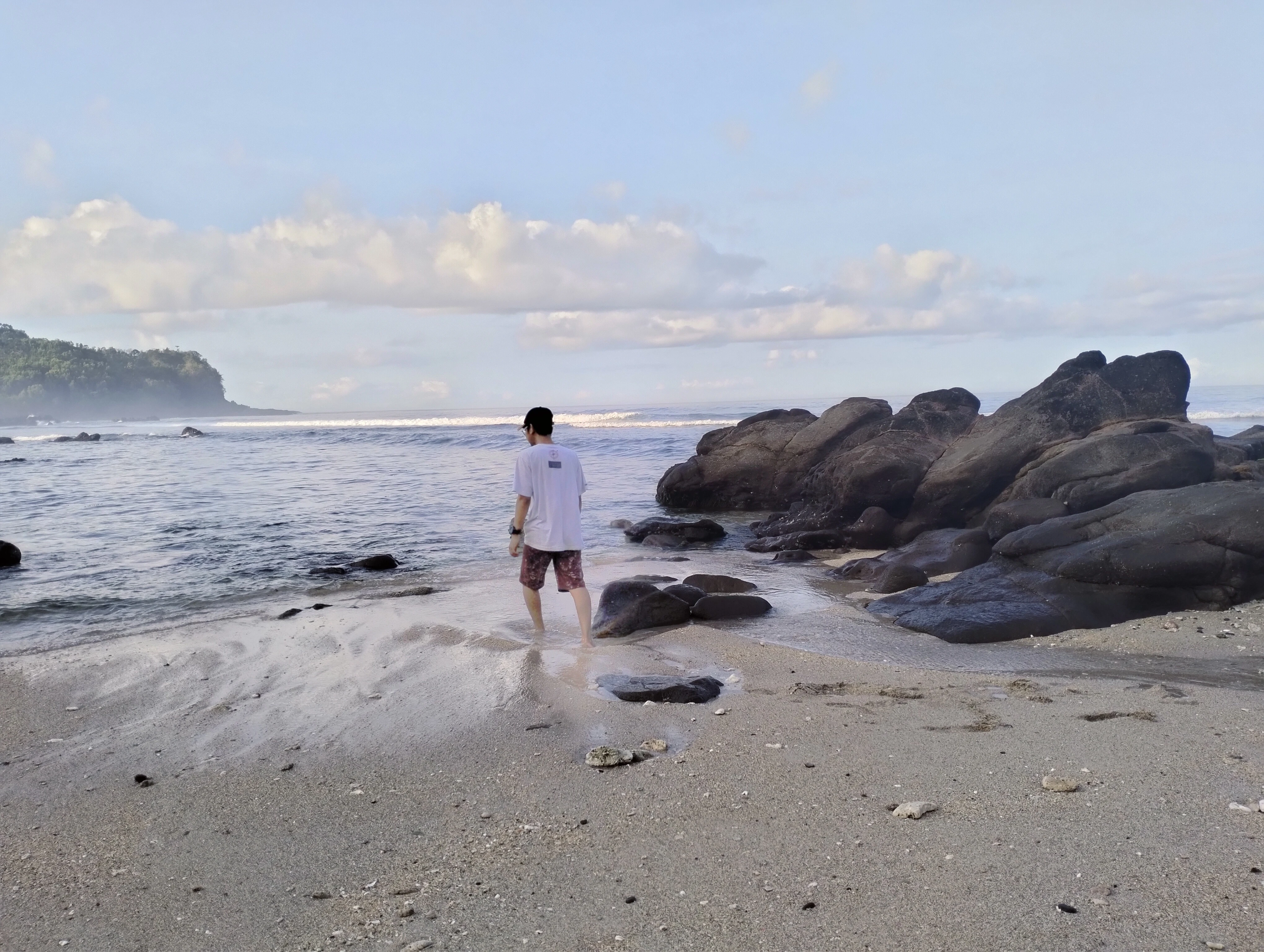 Selain Ombak, Wisatawan Juga Patut Mewaspadai Ubur-Ubur di Pantai Parangtritis
