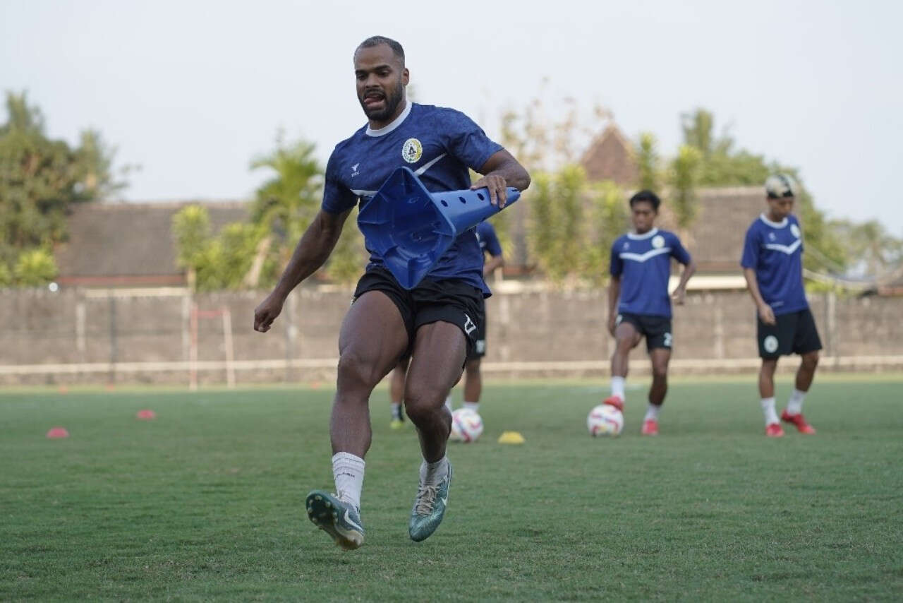 Absen Melawan Barito Putera, Ternyata Begini Kondisi Phil Ofosu-Ayeh