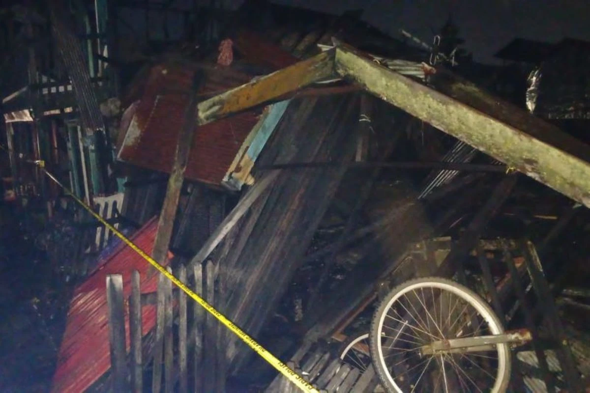 Polsek Banjarmasin Tengah Usut Penyebab Kebakaran 9 Unit Rumah