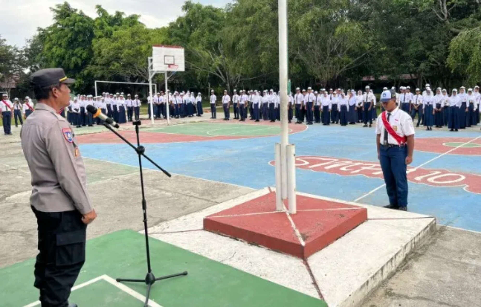 Cegah Bullying di Sekolah, Kapolres PPU Berdayakan Para Perwira jadi Pembina Upacara