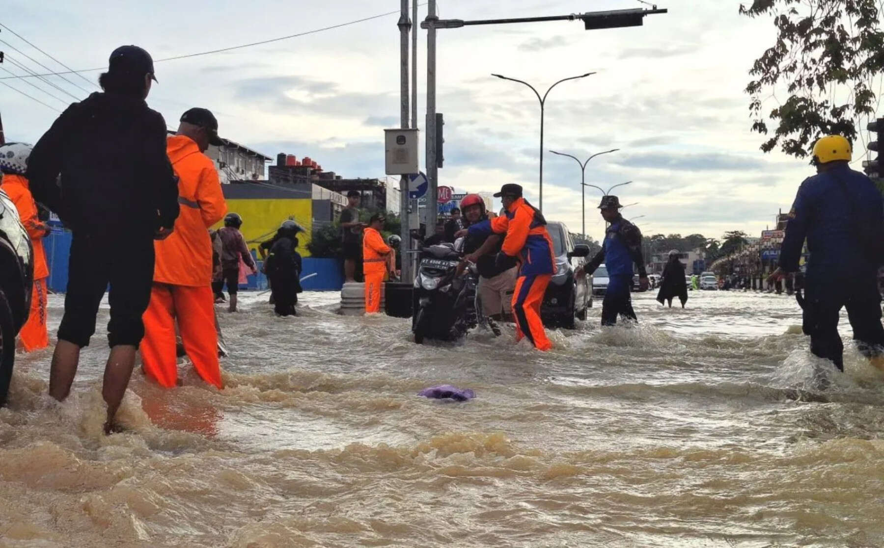 Banjir di Balikpapan, Jalan MT Haryono Sempat Lumpuh Total